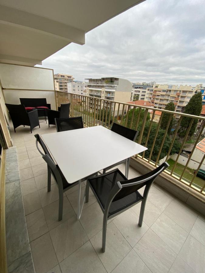 Superbe Appartement Renove A Neuf A 100M De La Mer Juan-les-Pins Luaran gambar