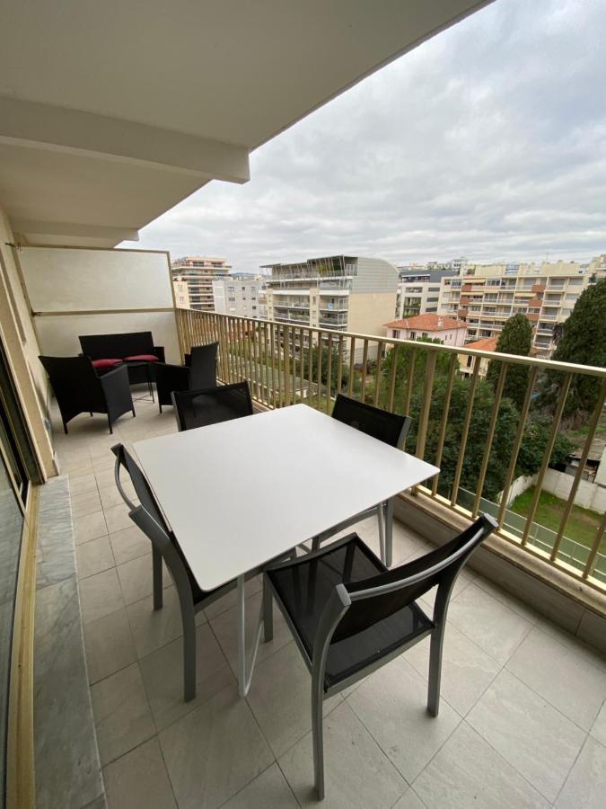 Superbe Appartement Renove A Neuf A 100M De La Mer Juan-les-Pins Luaran gambar